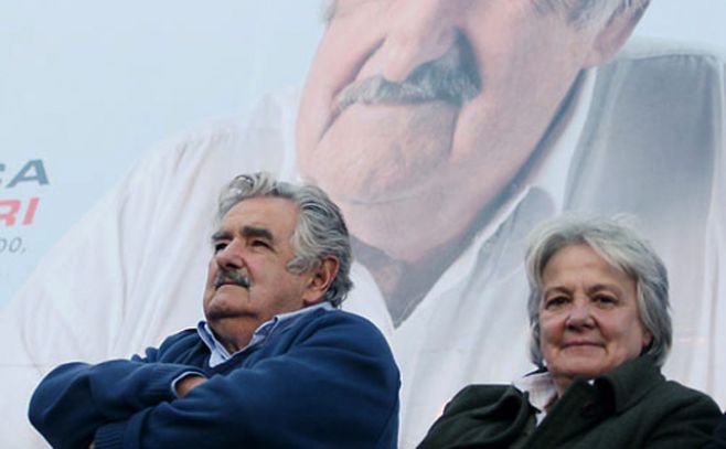 Mujica defendió a Topolansky: "No merece la grosería del insulto"