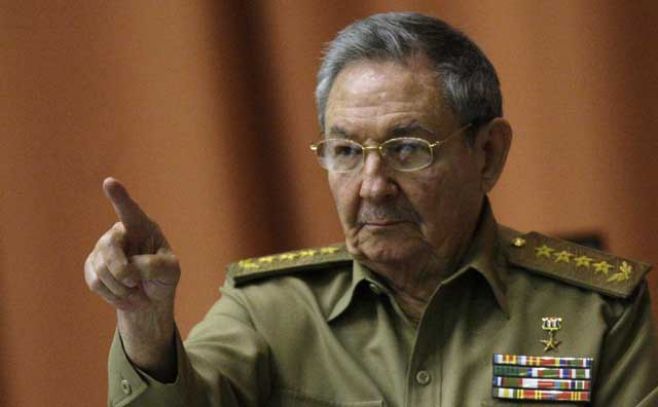 Castro llama a Galeano "entrañable amigo de Cuba" y envía condolencias