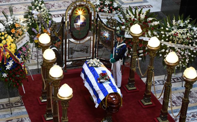 Los restos de Galeano, cremados en ceremonia íntima