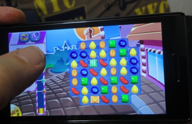 Se rompió un tendón por jugar al Candy Crush