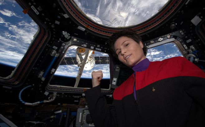 Colonia vista desde la Estación Espacial Internacional. @AstroSamantha