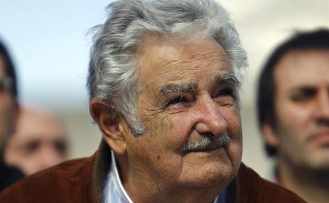 Mujica llega a Buenos Aires para presentación de su biografía