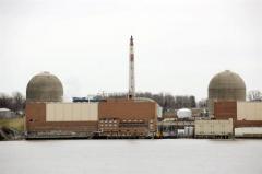 Incendio en planta nuclear ocasiona mancha de crudo en río Hudson