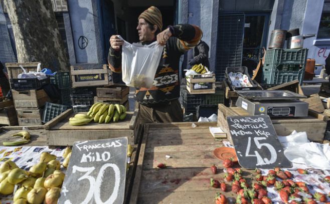 Ley Inclusión Financiera: feriantes ven dificultades en implementación