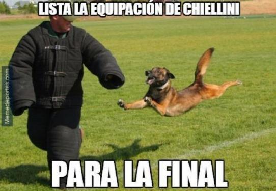 Suárez vs. Chiellini: el otro duelo de la final ya tiene memes