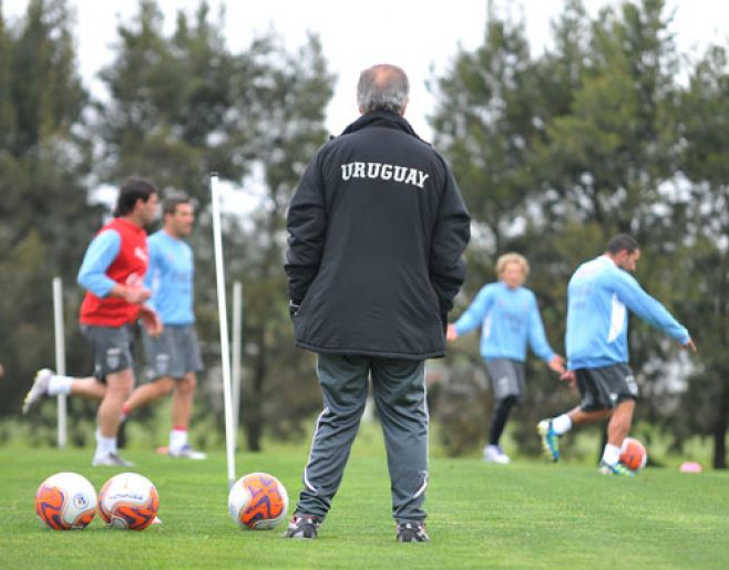 Tabárez confirmó a los 23 jugadores para la Copa América