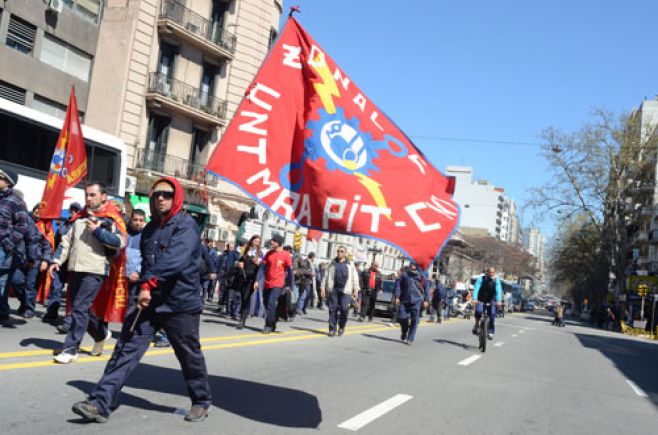 Teme Untmra agravamiento de crisis en la industria