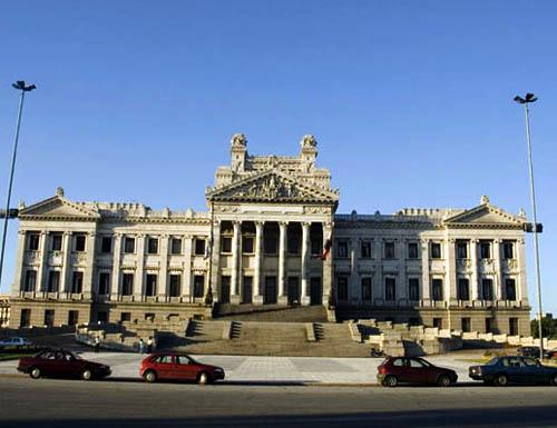 Comienzan las obras de canalización de tránsito en Palacio Legislativo