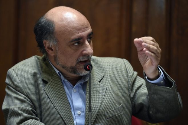 Mieres en contra de impuestos "que gravan factores productivos"