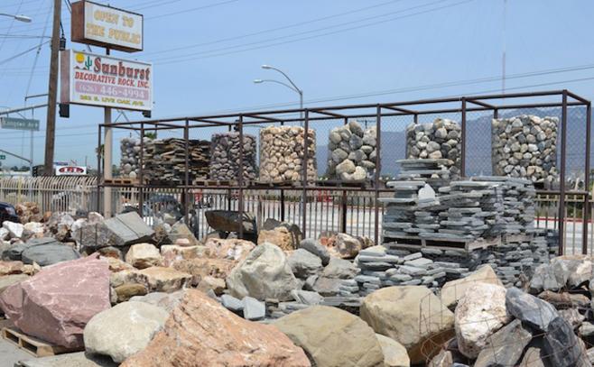 Llamamos a la empresa de piedras decorativas de Figueredo