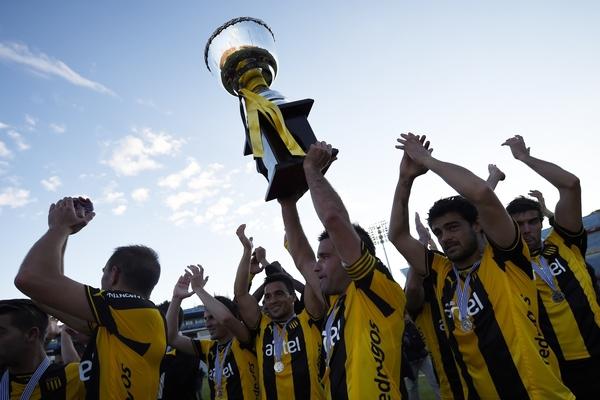 Pearol campen del Torneo Clausura. ©Nicols Rodriguez/adhocFotos