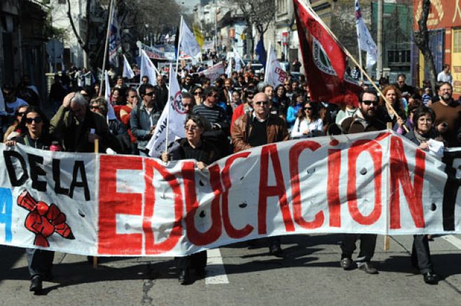 Los sindicatos de la educación realizan un paro nacional de 24 horas este jueves