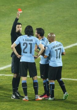 La Celeste, mordiendo bronca, eliminada de la Copa América