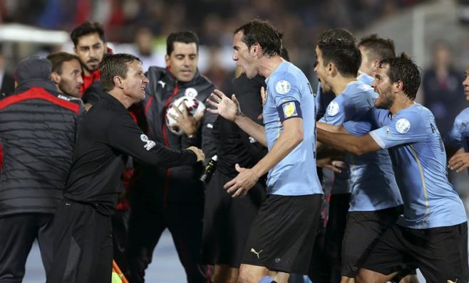 La Celeste, mordiendo bronca, eliminada de la Copa América