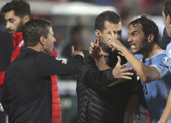 La Celeste, mordiendo bronca, eliminada de la Copa América
