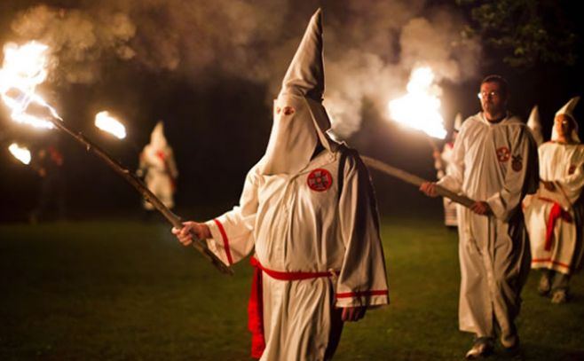 El Ku Klux Klan convoca protesta para defender la bandera confederada El Ku Klux Klan convoca protesta para defender la bandera confederada