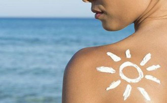 "Sunburn Art", la peligrosa moda de tatuarse con el sol. Redes sociales