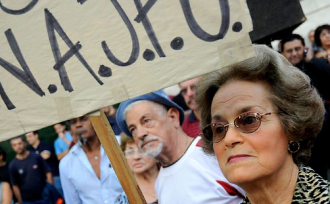 Jubilados marcharán hacia Torre Ejecutiva por reclamos al Gobierno