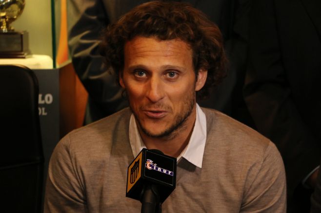 Forlán: "Esperemos que se vengan buenos momentos". Nicols Herrera
