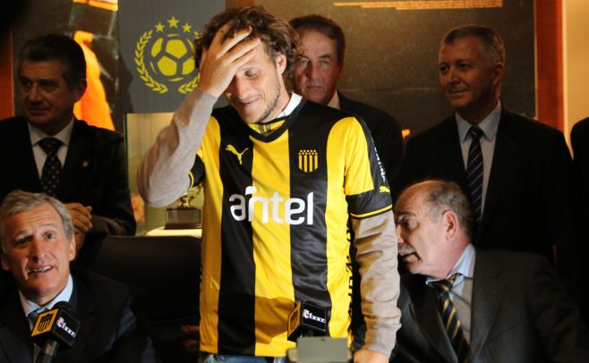 Forlán: "Esperemos que se vengan buenos momentos". Nicols Herrera