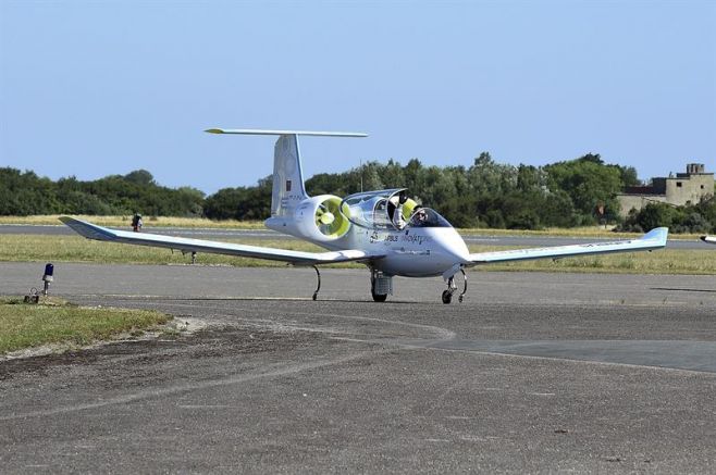 Primer avión eléctrico cruzó el canal de la Mancha. EFE