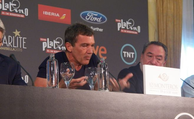 Banderas: "Los Premios Platino son el poder de lo hispano". Juan Sader