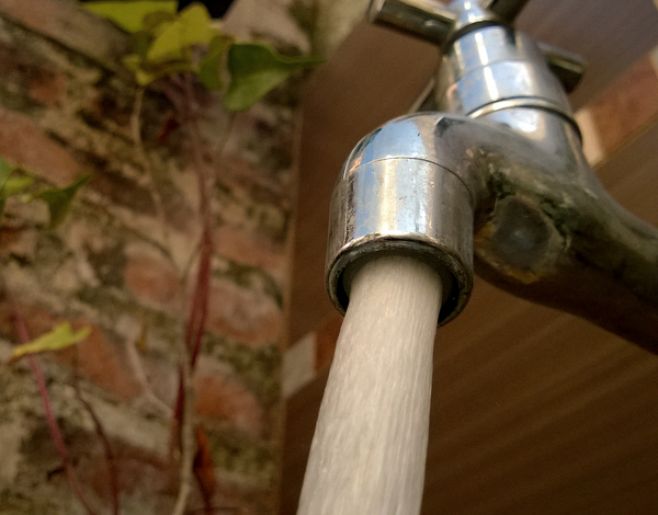 Comienzan las fiscalizaciones por uso no esencial del agua potable