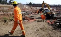 A tres días del cese de obras, obreros de Antel Arena se movilizan