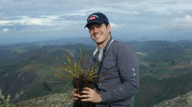 Paulo Gonella descubri la planta Drosera Magnfica gracias a la red social.. Facebook