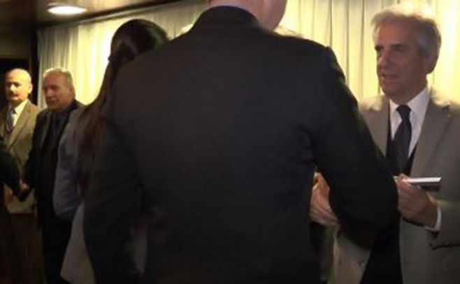 Vázquez condecoró a policías por caso Salomone y empresario