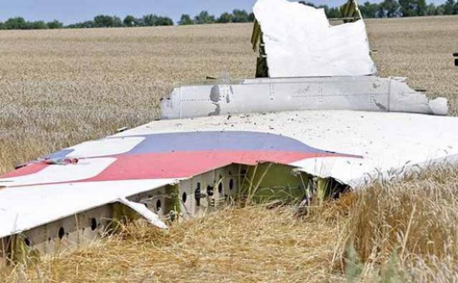 Encuentran restos de misiles en zona donde cayó vuelo MH17