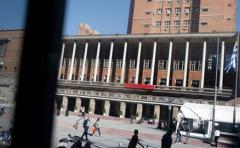 Funcionarios municipales contra despidos por clientelismo político