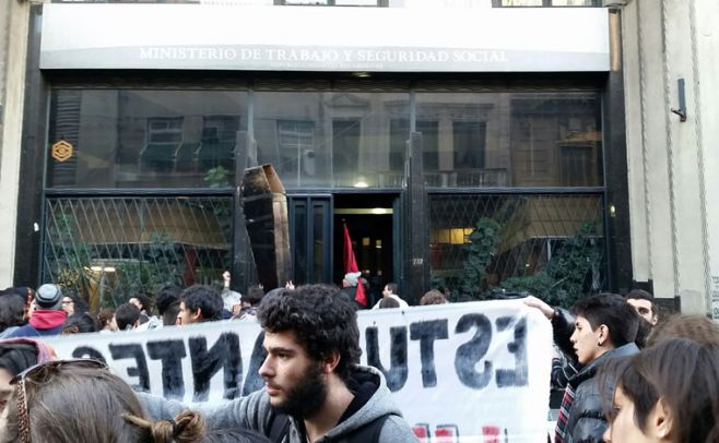 Pit-Cnt: esencialidad "es un balde de nafta arriba de las brasas" Pit-Cnt: esencialidad "es un balde de nafta arriba de las brasas"