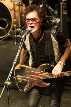 Glenn Hughes - Montevideo Music Box
. Nicols Pagliaro