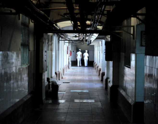 En medio de un paro, funcionarios de la salud analizan posible huelga