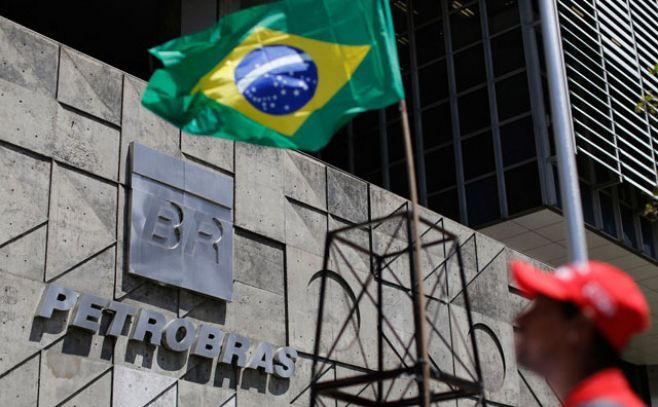 Brasil: Los trabajadores de Petrobras convocaron huelga a partir del próximo viernes