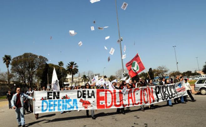 Los profesores de Secundaria de Montevideo levantan el paro