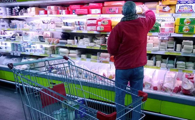 Inflación sube a 9,5% en un año y se aleja de la meta oficial