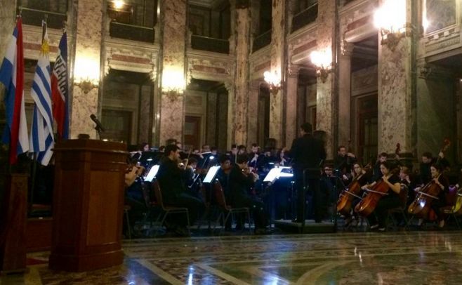 Niñas de 10 años interpretaron a Vivaldi en despedida