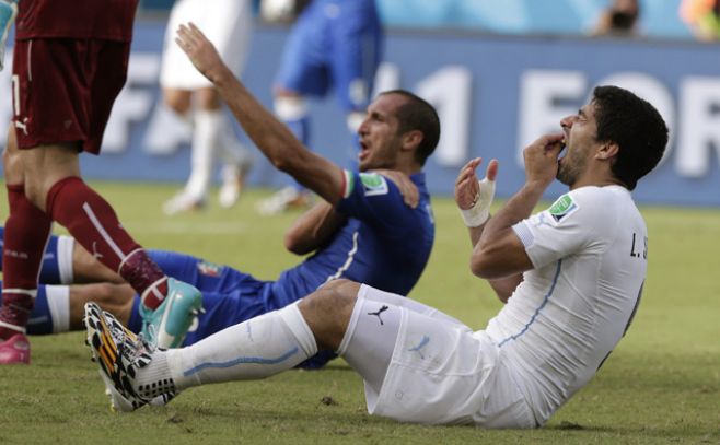 Giorgio Chiellini declaró que Luis Suárez no lo mordió