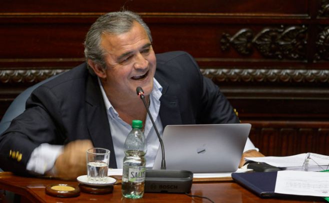 Larrañaga arremete contra la sindicalización de la educación