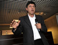 En el FA "había un problema estructural que estalló" según politólogo Chasquetti.