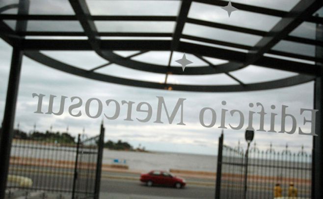 Mercosur busca el logotipo de su aniversario de 25 años