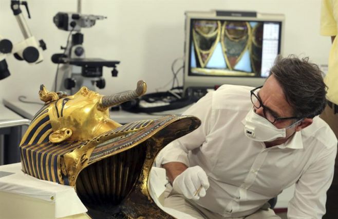 Comienza la restauración de la máscara de Tutankamón