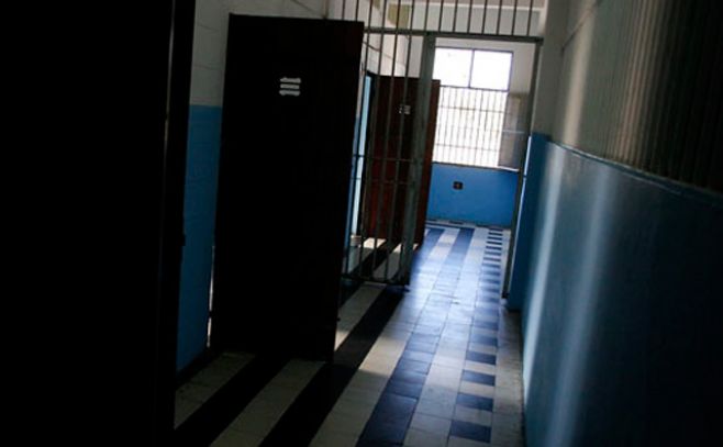 Investigan como posible suicidio muerte de menor en hogar del Inau