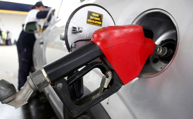 Rebaja en el precio de combustibles rige desde este viernes