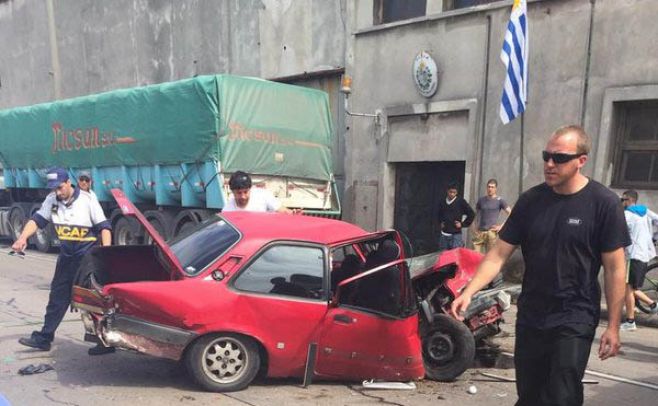 Aparatoso choque en zona de acceso a Montevideo