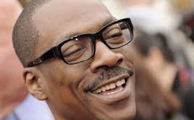 Eddie Murphy será padre por novena vez