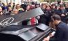 Pianista interpreta "Imagine" en las puertas de Bataclan