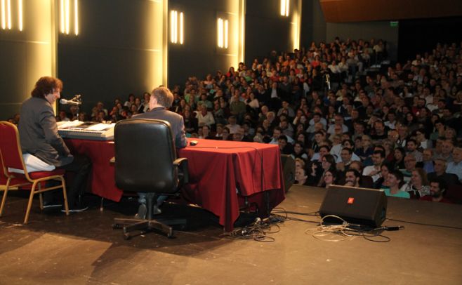 Alejandro Dolina en El Galpón. Noelia Garca